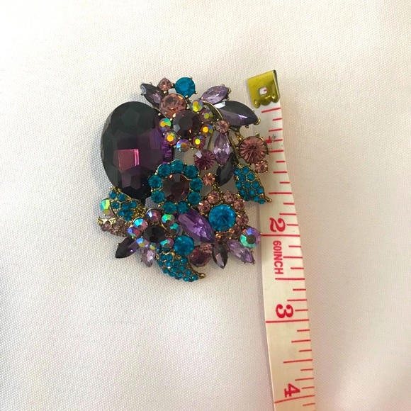 Ever Faith Brooch - Picture 3 of 5